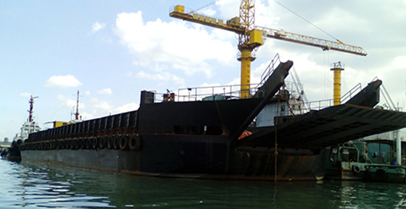 BARGE CORVUS
  
  
    GRT - 988.84 T
    NRT - 375.80 T
  
 
    Breadth - 17.10 m
    Depth - 3.60 m
 
  
    Length - 64.00 m
    DWT - 2500 T